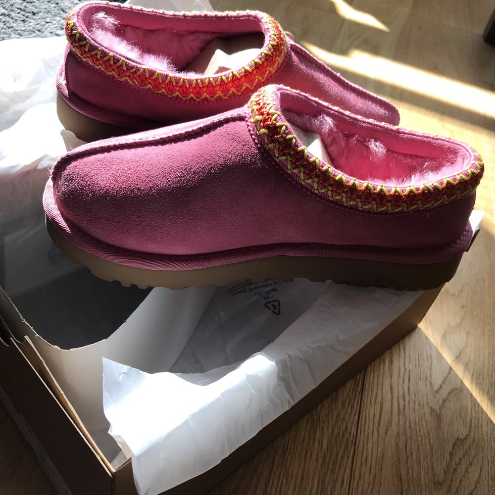 Bright pink Tasman UGG slippers - Size 7